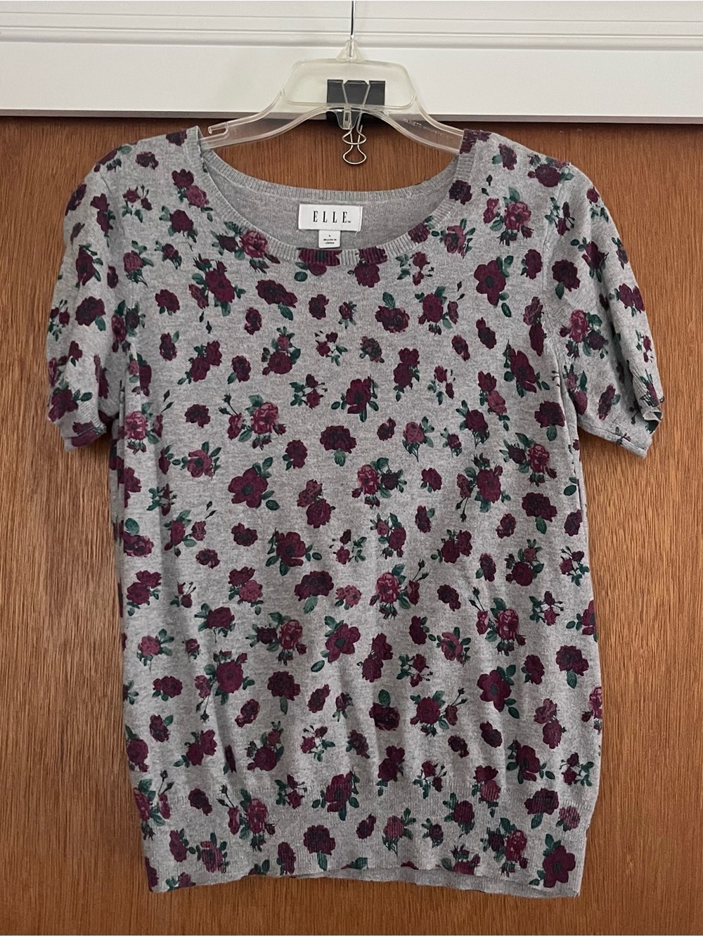 ELLE Gray Short-Sleeve Knit Top with Burgundy Rose Print